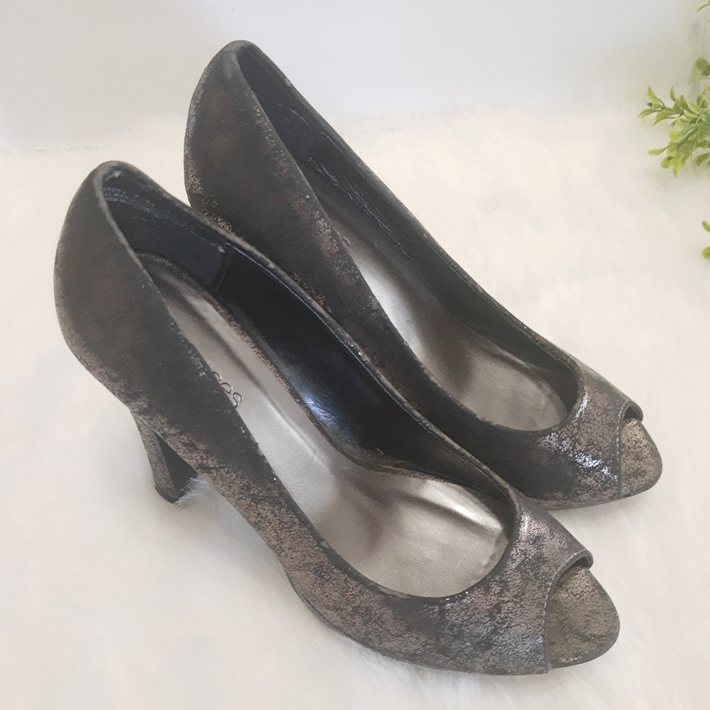 Maurices 7.5 Peep Toe Faux Leather Platform Heels.